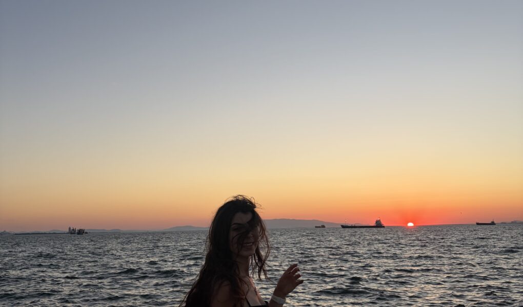 Fırsatımız Varken gezi blogunun kurucusu Sueda Atalay'ın İzmir'de Çekilmiş fotoğrafı